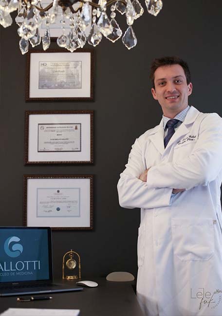 Dr. Lucas Gallotti Cirurgião Plástico - A técnica Sutiã Interno (internal  BRA) consiste em fazer uma ancoragem no sulco das mamas. Realizamos em:  🔹Próteses de mama 🔹Mastopexia com ou sem implantes 🔹Mamoplastia
